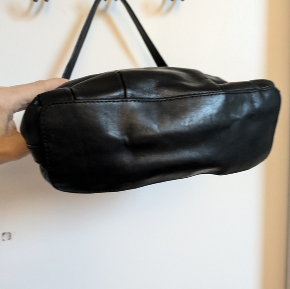 Coach #44371 Black Shoulder Bag - Picture 4 of 9